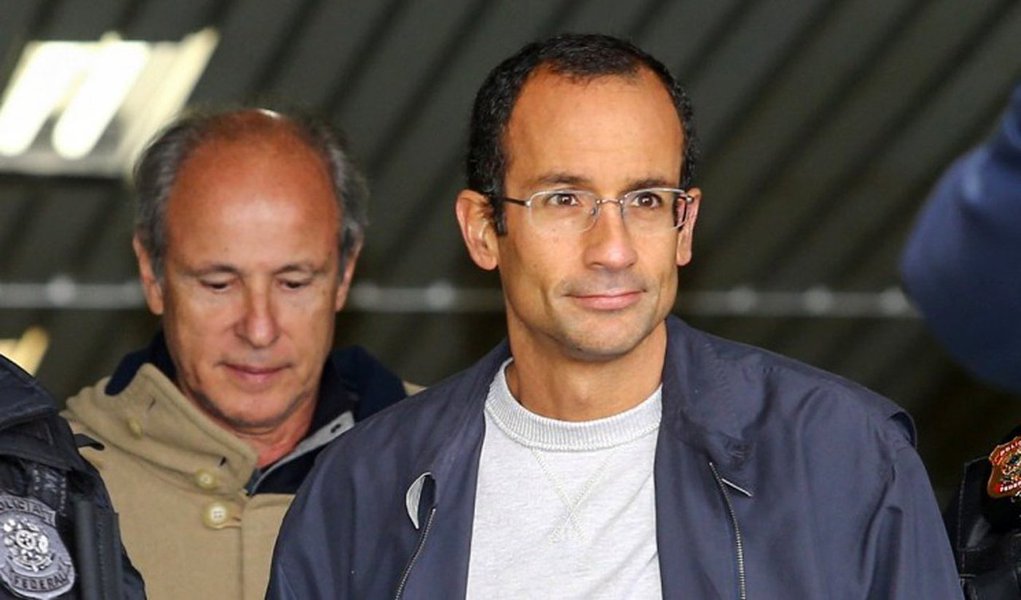 Em acordo com procuradores da Lava Jato, a Andrade Gutierrez aceitou pagar uma multa de R$ 1 bilhão e contar os crimes dos quais participou, o que deve incriminar a empreiteira de Marcelo Odebrecht por tabela; as empreitas são parceiras em algumas das maiores obras investigadas, como o Comperj, a usinas Angra 3 e Belo Monte e a reforma do estádio do Maracanã; delação será feita pelos três executivos da Andrade que estão presos, entre eles, Otávio Azevedo (Foto: Roberta Namour) Em acordo com procuradores da Lava Jato, a Andrade Gutierrez aceitou pagar uma multa de R$ 1 bilhão e contar os crimes dos quais participou, o que deve incriminar a empreiteira de Marcelo Odebrecht por tabela; as empreitas são parceiras em algumas das maiores obras investigadas, como o Comperj, a usinas Angra 3 e Belo Monte e a reforma do estádio do Maracanã; delação será feita pelos três executivos da Andrade que estão presos, entre eles, Otávio Azevedo