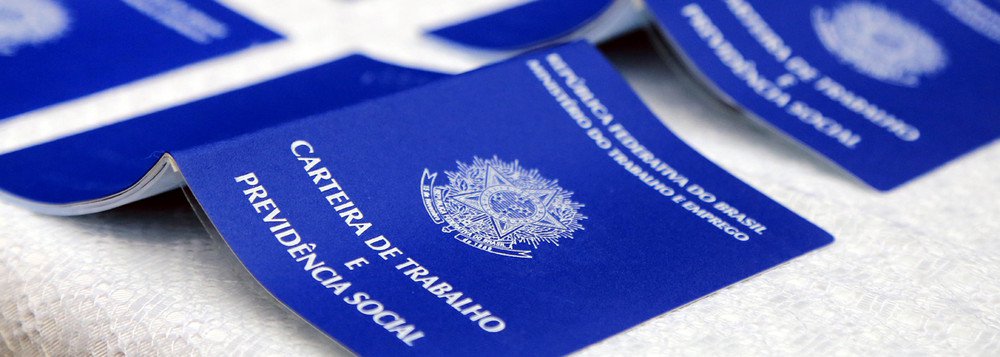 O Paraná encerrou o terceiro trimestre de 2015 com a segunda menor taxa de desocupação do País. Entre julho e setembro, o índice estava em 6,1%, maior apenas do que Santa Catarina, com 4,4%; os dados são da Pesquisa por Amostra de Domicílios (Pnad) Contínua e foram divulgados pelo IBGE; o desemprego no Estado registrou ligeira queda em relação ao segundo trimestre (6,2%) e ficou bem abaixo da taxa brasileira, que registrou, no mesmo período, 8,9% (Foto: Leonardo Lucena) O Paraná encerrou o terceiro trimestre de 2015 com a segunda menor taxa de desocupação do País. Entre julho e setembro, o índice estava em 6,1%, maior apenas do que Santa Catarina, com 4,4%; os dados são da Pesquisa por Amostra de Domicílios (Pnad) Contínua e foram divulgados pelo IBGE; o desemprego no Estado registrou ligeira queda em relação ao segundo trimestre (6,2%) e ficou bem abaixo da taxa brasileira, que registrou, no mesmo período, 8,9%