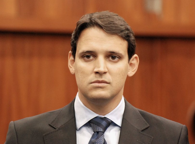Economia goiana se descola do PIB do Pernambuco (10º colocado) e vê diferença, que em 2010 era R$ 2,3 bilhões, aumentar para R$ 10,3 bilhões; diferença para o PIB do Distrito Federal (8º maior do País) cai de R$ 53 bilhões (2010) para R$ 24 bilhões (2013), confirma a coluna Giro, do jornal O Popular; "O governador Marconi traçou como meta alcançarmos um PIB de R$ 150 bilhões neste ano. Mas conseguimos com dois anos de antecedência, provando que temos uma economia consolidada e em franco desenvolvimento, como já apontou recentemente o Banco Central", afirma o secretário Thiago Peixoto (Segplan) (Foto: Realle Palazzo-Martini) Economia goiana se descola do PIB do Pernambuco (10º colocado) e vê diferença, que em 2010 era R$ 2,3 bilhões, aumentar para R$ 10,3 bilhões; diferença para o PIB do Distrito Federal (8º maior do País) cai de R$ 53 bilhões (2010) para R$ 24 bilhões (2013), confirma a coluna Giro, do jornal O Popular; "O governador Marconi traçou como meta alcançarmos um PIB de R$ 150 bilhões neste ano. Mas conseguimos com dois anos de antecedência, provando que temos uma economia consolidada e em franco desenvolvimento, como já apontou recentemente o Banco Central", afirma o secretário Thiago Peixoto (Segplan)