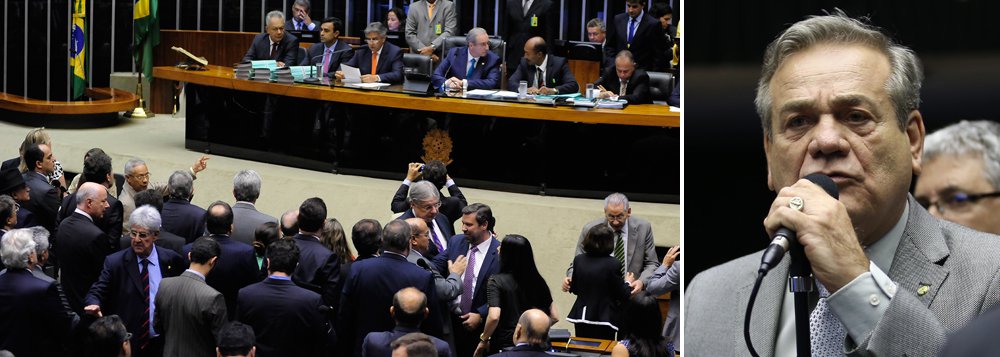 Líder da bancada federal de Alagoas em Brasília, o deputado federal Ronaldo Lessa (PDT-AL) diz que há um temor de que, se o processo de impeachment da presidente Dilma for conduzido sem o cuidado necessário, a credibilidade da democracia seja colocada em xeque; ele avalia que o pedido contra a presidente não tem base legal; Lessa acredita que, enquanto perdurar o processo, os brasileiros vão vivenciar um período de tensão e que Brasília será palco de uma verdadeira guerra (Foto: Voney Malta) Líder da bancada federal de Alagoas em Brasília, o deputado federal Ronaldo Lessa (PDT-AL) diz que há um temor de que, se o processo de impeachment da presidente Dilma for conduzido sem o cuidado necessário, a credibilidade da democracia seja colocada em xeque; ele avalia que o pedido contra a presidente não tem base legal; Lessa acredita que, enquanto perdurar o processo, os brasileiros vão vivenciar um período de tensão e que Brasília será palco de uma verdadeira guerra