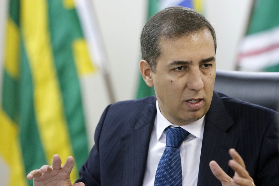 Objetivo é capacitar 200 trabalhadores de TI para o APLTI, que é uma das rotas de inovação do programa Inova Goiás, até junho do próximo ano para atender às necessidades das cerca de 600 empresas vinculadas ao arranjo produtivo em Goiânia, Anápolis e Aparecida de Goiânia; cursos são totalmente gratuitos, com duração de 40 horas e dois horários de aulas: um de 18h30 a 22h30, nos dias úteis; e outro de 8h a 18h, aos sábados (Foto: Realle Palazzo-Martini) Objetivo é capacitar 200 trabalhadores de TI para o APLTI, que é uma das rotas de inovação do programa Inova Goiás, até junho do próximo ano para atender às necessidades das cerca de 600 empresas vinculadas ao arranjo produtivo em Goiânia, Anápolis e Aparecida de Goiânia; cursos são totalmente gratuitos, com duração de 40 horas e dois horários de aulas: um de 18h30 a 22h30, nos dias úteis; e outro de 8h a 18h, aos sábados