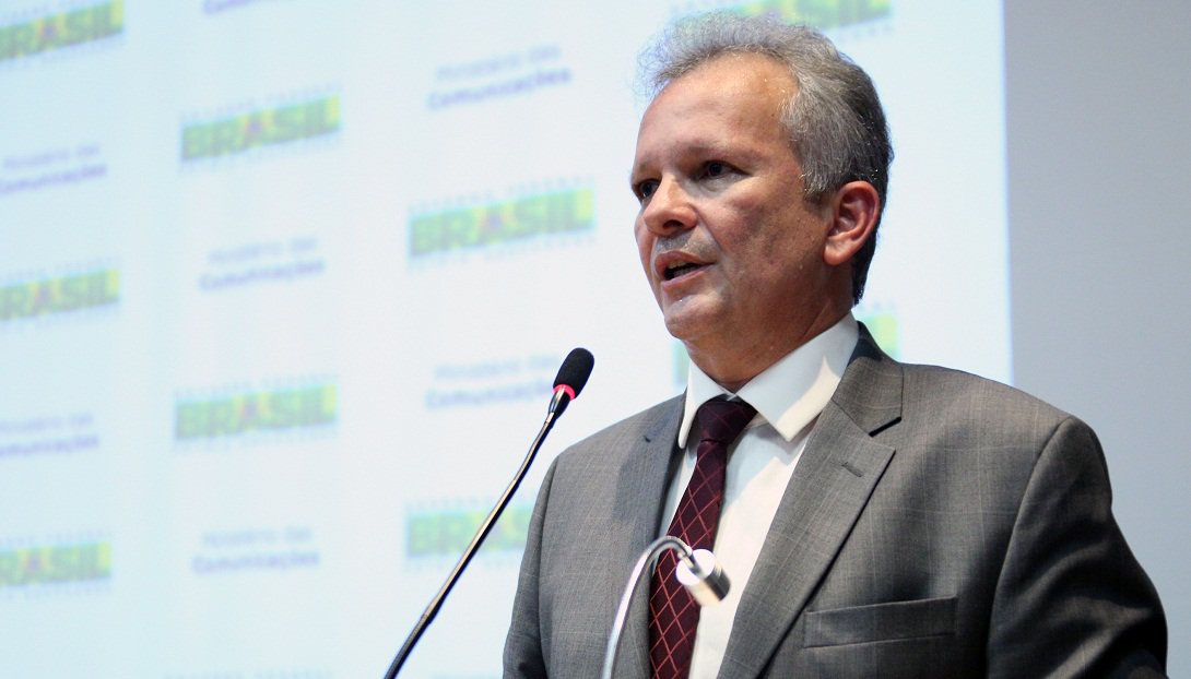 Ministro das Comunicações, André Figueiredo considerou os 199 votos obtidos pelo governo federal na formação da comissão especial do impeachment “uma surpresa negativa”; “É pouquíssimo. Na verdade, foi uma surpresa negativa para aqueles que acompanham o dia a dia da Câmara dos Deputados. Os mais pessimistas não iriam prever uma derrota para uma diferença tão significativa. O governo precisa ter a maioria da Câmara dos Deputados", disse (Foto: José Barbacena) Ministro das Comunicações, André Figueiredo considerou os 199 votos obtidos pelo governo federal na formação da comissão especial do impeachment “uma surpresa negativa”; “É pouquíssimo. Na verdade, foi uma surpresa negativa para aqueles que acompanham o dia a dia da Câmara dos Deputados. Os mais pessimistas não iriam prever uma derrota para uma diferença tão significativa. O governo precisa ter a maioria da Câmara dos Deputados", disse