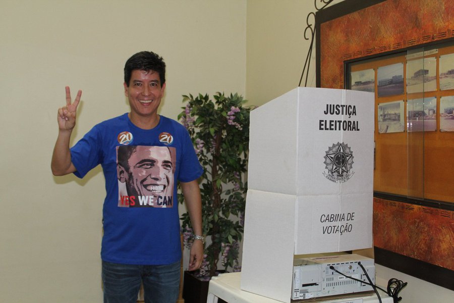 O advogado Walter Ohofugi, da chapa “OAB Protagonista,” é o novo presidente eleito da Ordem dos Advogados do Brasil - Seccional Tocantins; Ohofugi foi eleito com 1.412 votos e vai administrar a OAB/TO na gestão 2016-2018; o candidato Gedeon Pitaluga, da chapa OAB Para Todos recebeu 1.225 votos; também farão parte da nova diretoria os advogados Lucélia Sabino, vice-presidente; Ildo João Cótica, tesoureiro; Célio Henrique, secretário-geral; e Graziela Reis, secretária-adjunta (Foto: Aquiles Lins) O advogado Walter Ohofugi, da chapa “OAB Protagonista,” é o novo presidente eleito da Ordem dos Advogados do Brasil - Seccional Tocantins; Ohofugi foi eleito com 1.412 votos e vai administrar a OAB/TO na gestão 2016-2018; o candidato Gedeon Pitaluga, da chapa OAB Para Todos recebeu 1.225 votos; também farão parte da nova diretoria os advogados Lucélia Sabino, vice-presidente; Ildo João Cótica, tesoureiro; Célio Henrique, secretário-geral; e Graziela Reis, secretária-adjunta