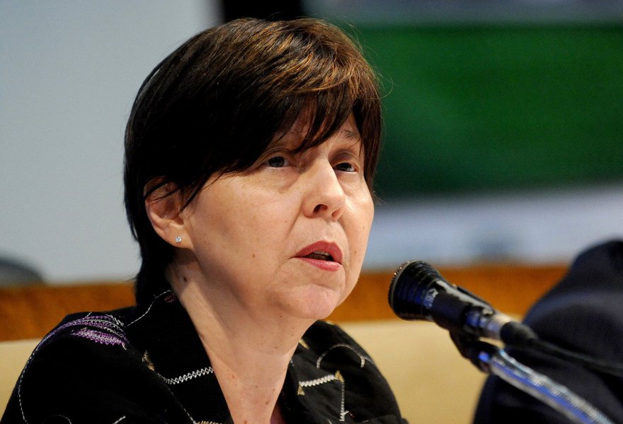 Segundo o colunista Ilimar Franco, ministros próximos à presidente Dilma Rousseff e assessores do Planalto dizem que ela vai unificar numa pasta so Previdência, Trabalho e Desenvolvimento social. O novo ministério teria no comando a ministra Tereza Campello (Social); junção une temas sociais como as aposentadorias, o Fundo de Amparo ao Trabalhador e o Bolsa Família (Foto: Roberta Namour) Segundo o colunista Ilimar Franco, ministros próximos à presidente Dilma Rousseff e assessores do Planalto dizem que ela vai unificar numa pasta so Previdência, Trabalho e Desenvolvimento social. O novo ministério teria no comando a ministra Tereza Campello (Social); junção une temas sociais como as aposentadorias, o Fundo de Amparo ao Trabalhador e o Bolsa Família
