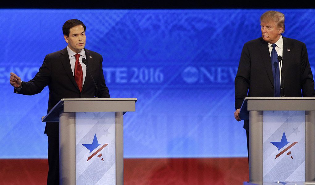 Pré-candidato republicano Donald Trump venceu a prévia partidária da Flórida e tirou Marco Rubio da corrida presidencial norte-americana, mas perdeu Ohio para John Kasic, abrindo caminho para uma batalha longa rumo à indicação do Partido Republicano; pelos democratas, a ex-secretária de Estado Hillary Clinton venceu na Flórida, Ohio, Illinois e na Carolina do Norte, e ampliou a distância de seu rival Bernie Sanders (Foto: Paulo Emílio) Pré-candidato republicano Donald Trump venceu a prévia partidária da Flórida e tirou Marco Rubio da corrida presidencial norte-americana, mas perdeu Ohio para John Kasic, abrindo caminho para uma batalha longa rumo à indicação do Partido Republicano; pelos democratas, a ex-secretária de Estado Hillary Clinton venceu na Flórida, Ohio, Illinois e na Carolina do Norte, e ampliou a distância de seu rival Bernie Sanders