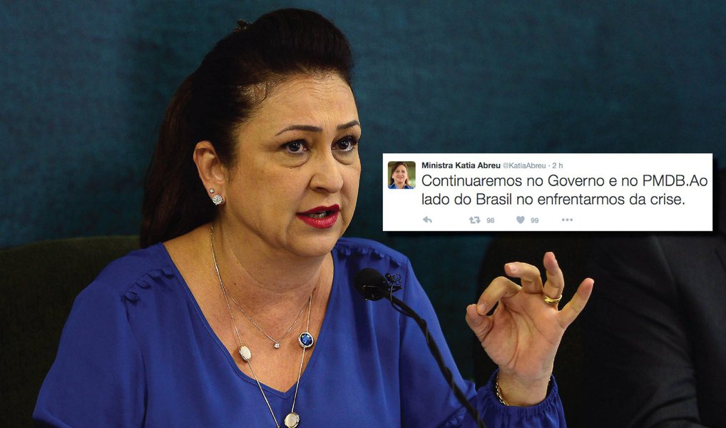 Pelo Twitter, ministra da Agricultura, disse que permanecerá no PMDB e no governo; "Continuaremos no governo e no PMDB. Ao lado do Brasil, enfrentaremos a crise", afirmou, em provável referência também aos outros ministros do PMDB; ela disse, no entanto, que o grupo deixa a presidente Dilma "à vontade" para recompor sua base; "O importante é que na tempestade estaremos juntos", finalizou (Foto: Gisele Federicce) Pelo Twitter, ministra da Agricultura, disse que permanecerá no PMDB e no governo; "Continuaremos no governo e no PMDB. Ao lado do Brasil, enfrentaremos a crise", afirmou, em provável referência também aos outros ministros do PMDB; ela disse, no entanto, que o grupo deixa a presidente Dilma "à vontade" para recompor sua base; "O importante é que na tempestade estaremos juntos", finalizou