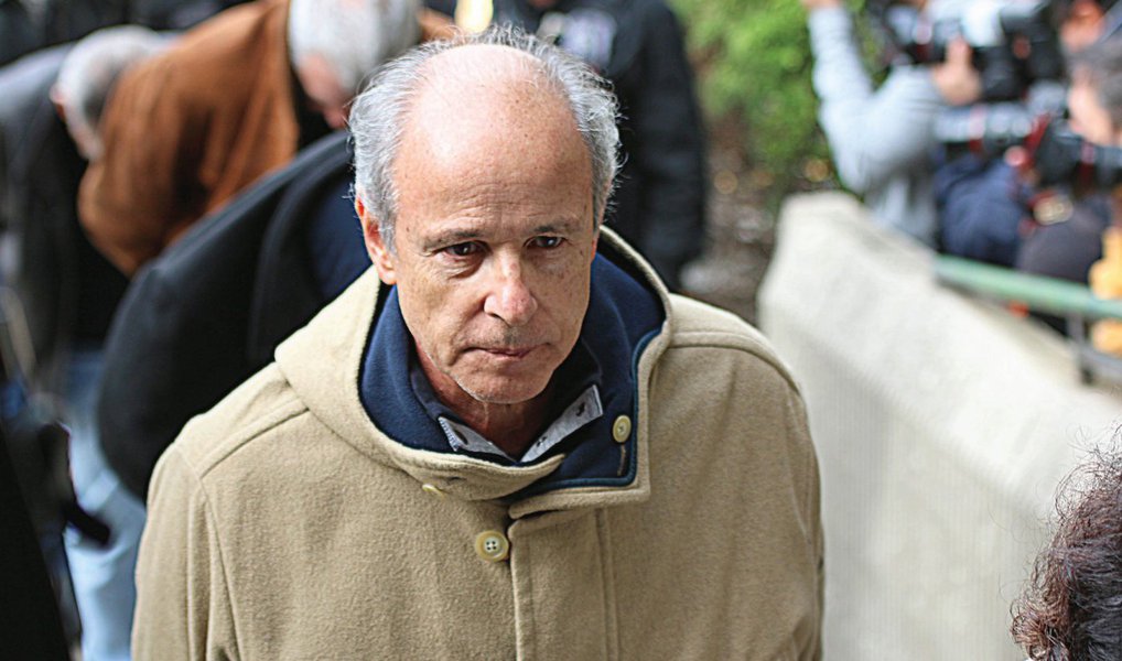 Como a Andrade Gutierrez faz uma delação seletiva e todos aceitam? Bandidos selecionam o que vão dizer, acusando políticos somente do PT e alguns do PMDB, quando sabemos que o maior volume de recursos foi justamente enviado para o presidente do PSDB, senador Aécio Neves (MG), de quem eles são amigos e parceiros em um grande conjunto de obras realizadas pela empreiteira em Minas Gerais (Foto: Chico Vigilante) Como a Andrade Gutierrez faz uma delação seletiva e todos aceitam? Bandidos selecionam o que vão dizer, acusando políticos somente do PT e alguns do PMDB, quando sabemos que o maior volume de recursos foi justamente enviado para o presidente do PSDB, senador Aécio Neves (MG), de quem eles são amigos e parceiros em um grande conjunto de obras realizadas pela empreiteira em Minas Gerais