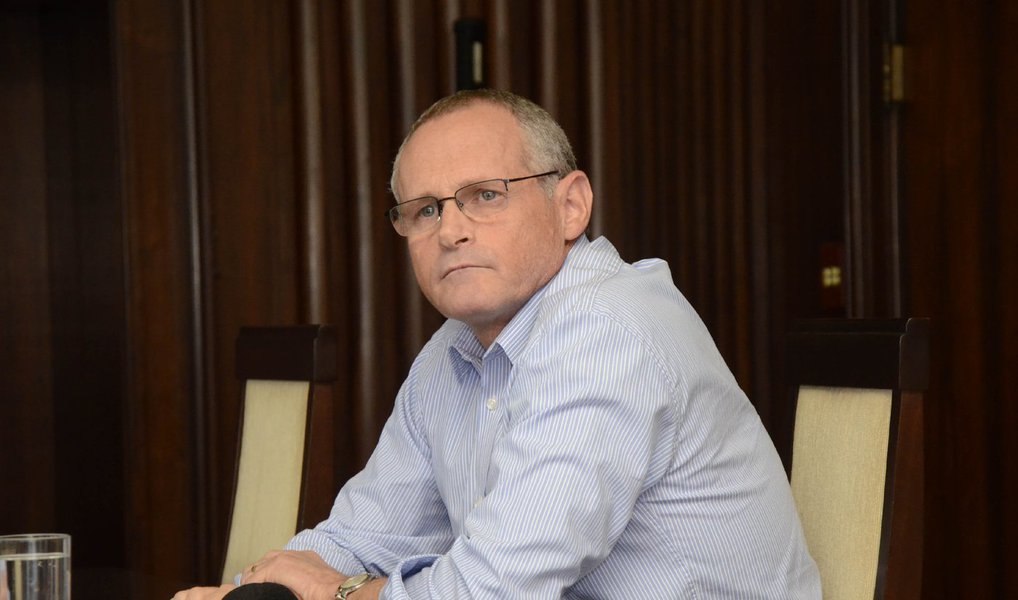O secretário de Segurança Pública do Rio de Janeiro, José Mariano Beltrame, informou que agentes dos batalhões de grandes eventos e de choque, além de efetivos do setor administrativo, também farão patrulhamento em dias intercalados com suas funções de origem; o titular da pasta teve acesso as prévias no aumento dos índices de criminalidade de fevereiro e março no Rio e voltou a pedir mudanças em leis (Foto: Leonardo Lucena) O secretário de Segurança Pública do Rio de Janeiro, José Mariano Beltrame, informou que agentes dos batalhões de grandes eventos e de choque, além de efetivos do setor administrativo, também farão patrulhamento em dias intercalados com suas funções de origem; o titular da pasta teve acesso as prévias no aumento dos índices de criminalidade de fevereiro e março no Rio e voltou a pedir mudanças em leis