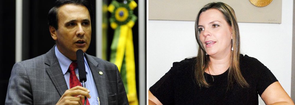 O deputado federal Carlos Henrique Gaguim (PTN/TO) criticou a ida da vice-governadora do estado, Cláudia Lelis (PV), ao Rio de Janeiro para tratar de questões partidárias. Cláudia Lelis acompanhou a secretária do Meio Ambiente e Recursos Hídricos, Meire Carreira, que assumiu a presidência do Partido da Mulher Brasileira (PMB); segundo o parlamentar, o caso é de polícia. "Caso de polícia. O Estado não está tendo comida nos hospitais, segurança publica, e a vice preocupada com partido"; "Não é normal um governo, uma précandidata a prefeita usar o governo, usar o instrumento do governo em benefício próprio, numa quartafeira"; ele defendeu o impeachment de Cláudia (Foto: Leonardo Lucena) O deputado federal Carlos Henrique Gaguim (PTN/TO) criticou a ida da vice-governadora do estado, Cláudia Lelis (PV), ao Rio de Janeiro para tratar de questões partidárias. Cláudia Lelis acompanhou a secretária do Meio Ambiente e Recursos Hídricos, Meire Carreira, que assumiu a presidência do Partido da Mulher Brasileira (PMB); segundo o parlamentar, o caso é de polícia. "Caso de polícia. O Estado não está tendo comida nos hospitais, segurança publica, e a vice preocupada com partido"; "Não é normal um governo, uma précandidata a prefeita usar o governo, usar o instrumento do governo em benefício próprio, numa quartafeira"; ele defendeu o impeachment de Cláudia
