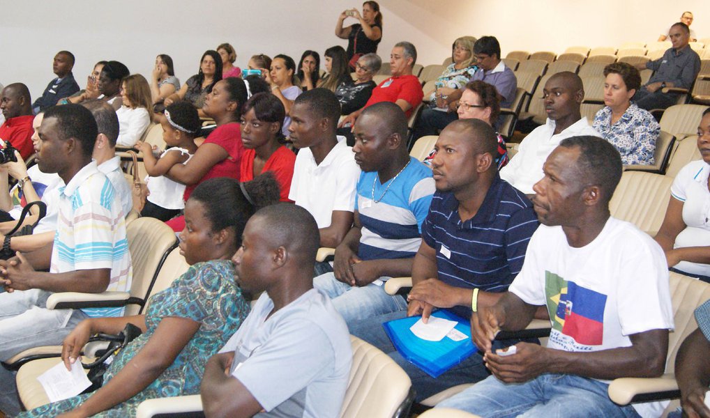 Batizado de Refugiado Empreendedor, o projeto, que teve início nesta terça-feira (26), é fruto de uma parceria firmada entre o Sebrae e o Comitê Nacional para os Refugiados (Conare), do Ministério da Justiça, no início deste mês; "O empreendedorismo é uma grande alternativa para os refugiados retomarem parte de suas vidas deixadas para trás", afirma o presidente do Sebrae, Guilherme Afif Domingos (Foto: Leonardo Lucena) Batizado de Refugiado Empreendedor, o projeto, que teve início nesta terça-feira (26), é fruto de uma parceria firmada entre o Sebrae e o Comitê Nacional para os Refugiados (Conare), do Ministério da Justiça, no início deste mês; "O empreendedorismo é uma grande alternativa para os refugiados retomarem parte de suas vidas deixadas para trás", afirma o presidente do Sebrae, Guilherme Afif Domingos