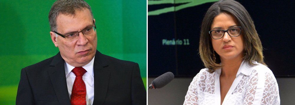 Ministro Eugênio Aragão encaminhou à direção da Polícia Federal e ao Ministério Público Federal uma solicitação para que seja apurado o conteúdo da reportagem de CartaCapital sobre "Os segredos de Meire Poza"; texto aponta que uma busca e apreensão foi forjada, parlamentares foram investigados no início da operação sem autorização do STF, documentos confidenciais foram vazados à imprensa e que a contadora e ex-braço direito do doleiro Alberto Youssef foi usada como agente infiltrada (Foto: Roberta Namour) Ministro Eugênio Aragão encaminhou à direção da Polícia Federal e ao Ministério Público Federal uma solicitação para que seja apurado o conteúdo da reportagem de CartaCapital sobre "Os segredos de Meire Poza"; texto aponta que uma busca e apreensão foi forjada, parlamentares foram investigados no início da operação sem autorização do STF, documentos confidenciais foram vazados à imprensa e que a contadora e ex-braço direito do doleiro Alberto Youssef foi usada como agente infiltrada