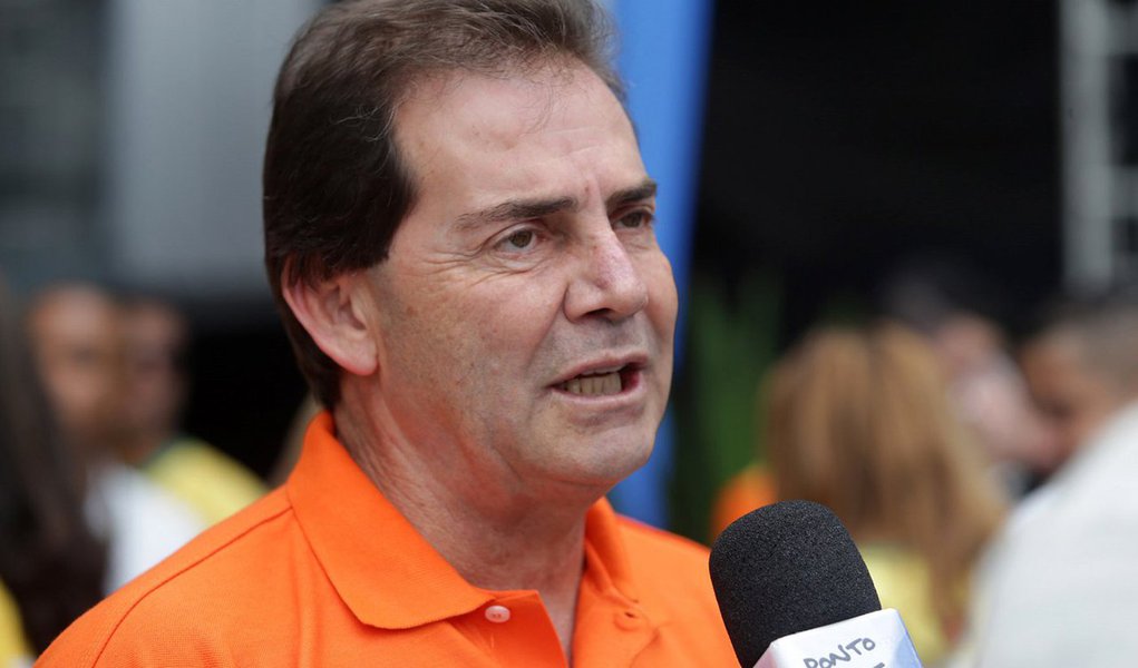Ao contrário da oposição, que planeja novos protestos para 13 de março –após a data prevista para a votação do impeachment na Câmara–, o deputado Paulo Pereira da Silva (SDD-SP) quer atos em 17 de janeiro para apelidar a manifestação de “a marcha do 171″, segundo a colunista Natuza Nery; ele é o principal aliado do presidente da Câmara, Eduardo Cunha (PMDB) (Foto: Roberta Namour) Ao contrário da oposição, que planeja novos protestos para 13 de março –após a data prevista para a votação do impeachment na Câmara–, o deputado Paulo Pereira da Silva (SDD-SP) quer atos em 17 de janeiro para apelidar a manifestação de “a marcha do 171″, segundo a colunista Natuza Nery; ele é o principal aliado do presidente da Câmara, Eduardo Cunha (PMDB)