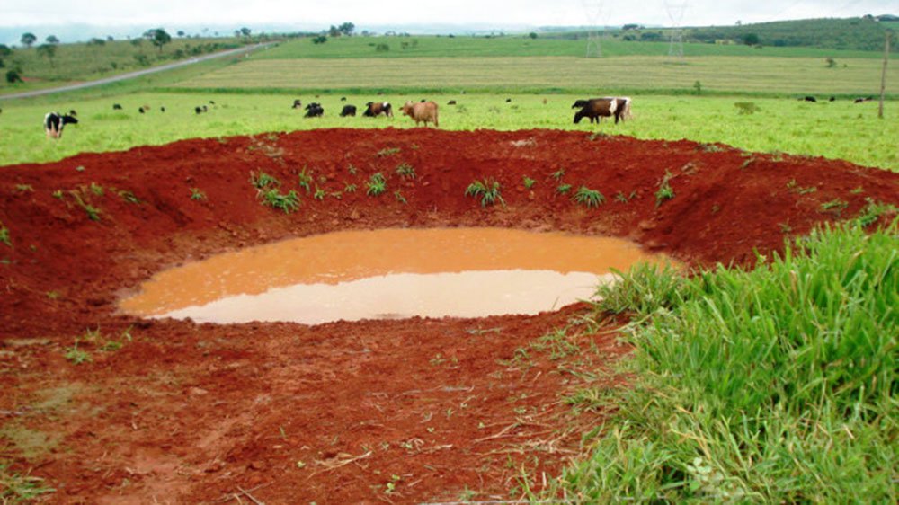 A Fundação Ruralminas concluiu o processo de licitação das empresas de engenharia para executar a terceira e quarta etapas das obras do Projeto de Manejo Integrado das Sub-Bacias do Rio São Francisco; as vencedoras são a CENGE Engenharia, Francielly Mota Dos Santos Eireli – ME, e a Santa Fé Construções e Edificações; nesta última etapa do projeto, englobando a terceira e quarta conjuntamente, a Ruralminas prevê ações de revitalização nos afluentes do Rio São Francisco em mais 21 municípios, localizados nas regiões Metropolitana de Belo Horizonte (RMBH), Central e Norte de Minas – locais por onde passa a bacia do rio São Francisco (Foto: Leonardo Lucena) A Fundação Ruralminas concluiu o processo de licitação das empresas de engenharia para executar a terceira e quarta etapas das obras do Projeto de Manejo Integrado das Sub-Bacias do Rio São Francisco; as vencedoras são a CENGE Engenharia, Francielly Mota Dos Santos Eireli – ME, e a Santa Fé Construções e Edificações; nesta última etapa do projeto, englobando a terceira e quarta conjuntamente, a Ruralminas prevê ações de revitalização nos afluentes do Rio São Francisco em mais 21 municípios, localizados nas regiões Metropolitana de Belo Horizonte (RMBH), Central e Norte de Minas – locais por onde passa a bacia do rio São Francisco