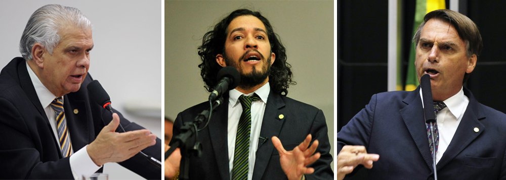 Presidente do Conselho de Ética da Câmara dos Deputados, o baiano José Carlos Araújo (PR) afirma que vai dar andamento à representação que o PSC promete fazer contra o parlamentar Jean Wyllys (PSOL), que cuspiu em Jair Bolsonaro (PSC) na votação do impeachment da presidente Dilma Rousseff; "Estou esperando PSC entrar com a representação. Temos que respeitar o regimento. Quando chegar, grave ou não, eu tenho que dar andamento. Não posso segurar", disse Araújo; segundo ele, Wyllys "é reincidente" em processos no colegiado (Foto: Romulo Faro) Presidente do Conselho de Ética da Câmara dos Deputados, o baiano José Carlos Araújo (PR) afirma que vai dar andamento à representação que o PSC promete fazer contra o parlamentar Jean Wyllys (PSOL), que cuspiu em Jair Bolsonaro (PSC) na votação do impeachment da presidente Dilma Rousseff; "Estou esperando PSC entrar com a representação. Temos que respeitar o regimento. Quando chegar, grave ou não, eu tenho que dar andamento. Não posso segurar", disse Araújo; segundo ele, Wyllys "é reincidente" em processos no colegiado