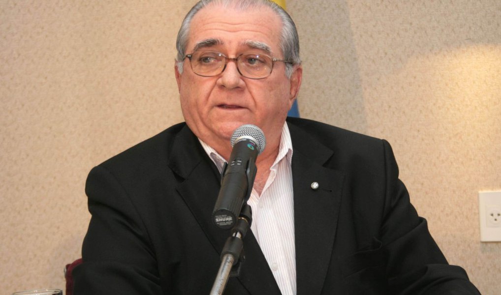 O Ministério Público (MP-MA) divulgou denúncia contra o ex-prefeito de São Luís João Castelo Ribeiro Gonçalves por conta da ilegalidades em licitações para aquisição de VLTs, no ano de 2012, quando era prefeito; no processo licitatório, o MP-MA constatou que não foi prevista dotação orçamentária para a aquisição do veículo, o que resultou na insuficiência dos recursos para custear a despesa, levando o ex-prefeito João Castelo a emitir dois decretos de abertura de crédito no valor de R$ 6,5 milhões; outro ponto destacado na ação é a inexistência de estudo sobre o impacto orçamentário-financeiro da implantação do sistema de VLTs aos cofres do Município (Foto: Leonardo Lucena) O Ministério Público (MP-MA) divulgou denúncia contra o ex-prefeito de São Luís João Castelo Ribeiro Gonçalves por conta da ilegalidades em licitações para aquisição de VLTs, no ano de 2012, quando era prefeito; no processo licitatório, o MP-MA constatou que não foi prevista dotação orçamentária para a aquisição do veículo, o que resultou na insuficiência dos recursos para custear a despesa, levando o ex-prefeito João Castelo a emitir dois decretos de abertura de crédito no valor de R$ 6,5 milhões; outro ponto destacado na ação é a inexistência de estudo sobre o impacto orçamentário-financeiro da implantação do sistema de VLTs aos cofres do Município