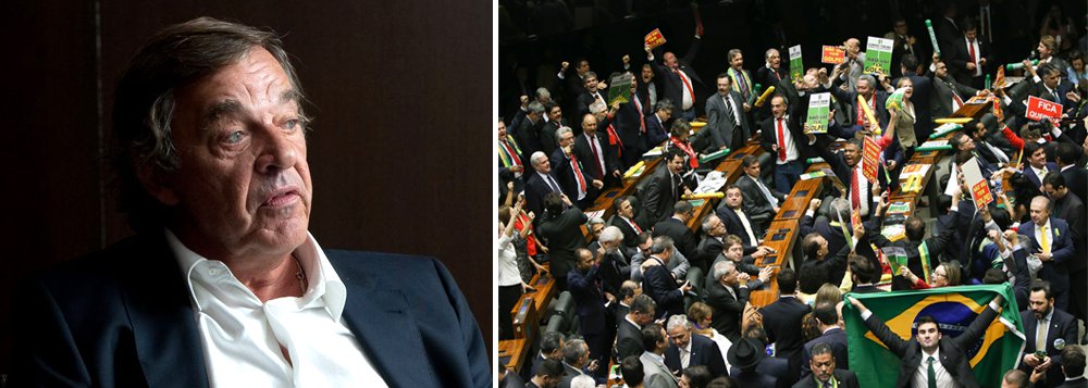 O escritor português Miguel Souza Tavares afirma que "as oito horas de votação na Câmara de Deputados para destituir Dilma Rousseff tiveram função demolidora para a imagem do Brasil no mundo"; "Entre os povos livres e civilizados, a ideia que passou é que o Brasil é mesmo um país do Terceiro Mundo, onde a democracia é uma farsa e a classe política um grupo de malfeitores de onde está ausente qualquer vestígio de serviço público", diz; ele faz ainda uma dura crítica ao PMDB: "O partido que comanda o golpe e mais espera dele vir a se beneficiar, o PMDB, é o exemplo acabado de tudo aquilo que a política não deveria ser" (Foto: Valter Lima) O escritor português Miguel Souza Tavares afirma que "as oito horas de votação na Câmara de Deputados para destituir Dilma Rousseff tiveram função demolidora para a imagem do Brasil no mundo"; "Entre os povos livres e civilizados, a ideia que passou é que o Brasil é mesmo um país do Terceiro Mundo, onde a democracia é uma farsa e a classe política um grupo de malfeitores de onde está ausente qualquer vestígio de serviço público", diz; ele faz ainda uma dura crítica ao PMDB: "O partido que comanda o golpe e mais espera dele vir a se beneficiar, o PMDB, é o exemplo acabado de tudo aquilo que a política não deveria ser"