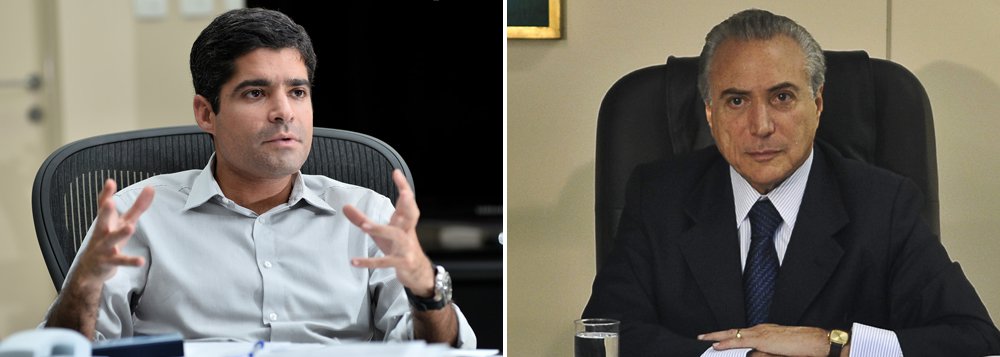 O prefeito de Salvador, ACM Neto, se encontrou com o vice-presidente Michel Temer para discutir o espaço de seu partido, o DEM, no possível governo do peemedebista; entre os cotados para ocupar os espaços do DEM estão o presidente do partido na Bahia, deputado federal José Carlos Aleluia, e o deputado pernambucano Mendonça Filho; eles disputam o Ministério das Comunicações, o que Temer oferece por ora (Foto: Romulo Faro) O prefeito de Salvador, ACM Neto, se encontrou com o vice-presidente Michel Temer para discutir o espaço de seu partido, o DEM, no possível governo do peemedebista; entre os cotados para ocupar os espaços do DEM estão o presidente do partido na Bahia, deputado federal José Carlos Aleluia, e o deputado pernambucano Mendonça Filho; eles disputam o Ministério das Comunicações, o que Temer oferece por ora