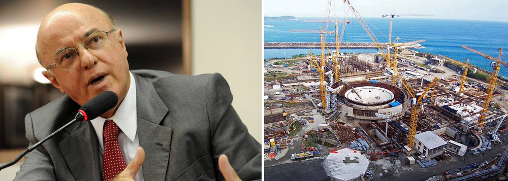 Juiz da 7ª Vara Criminal da Justiça Federal do Rio de Janeiro, Marcelo da Costa Bretas, aceitou denúncia contra 14 réus da Operação Radioatividade, que investiga casos de desvios e corrupção na Eletronuclear em obras relativas à usina de Angra 3; dentre os acusados pelos crimes de concussão, corrupção passiva e lavagem de dinheiro estão o ex-presidente da Eletronuclear, preso na 16ª fase da Operação Lava Jato, almirante Othon Luiz Pinheiro da Silva, e o ex-presidente da Andrade Gutierrez Energia Flávio David Barra (Foto: Paulo Emílio) Juiz da 7ª Vara Criminal da Justiça Federal do Rio de Janeiro, Marcelo da Costa Bretas, aceitou denúncia contra 14 réus da Operação Radioatividade, que investiga casos de desvios e corrupção na Eletronuclear em obras relativas à usina de Angra 3; dentre os acusados pelos crimes de concussão, corrupção passiva e lavagem de dinheiro estão o ex-presidente da Eletronuclear, preso na 16ª fase da Operação Lava Jato, almirante Othon Luiz Pinheiro da Silva, e o ex-presidente da Andrade Gutierrez Energia Flávio David Barra