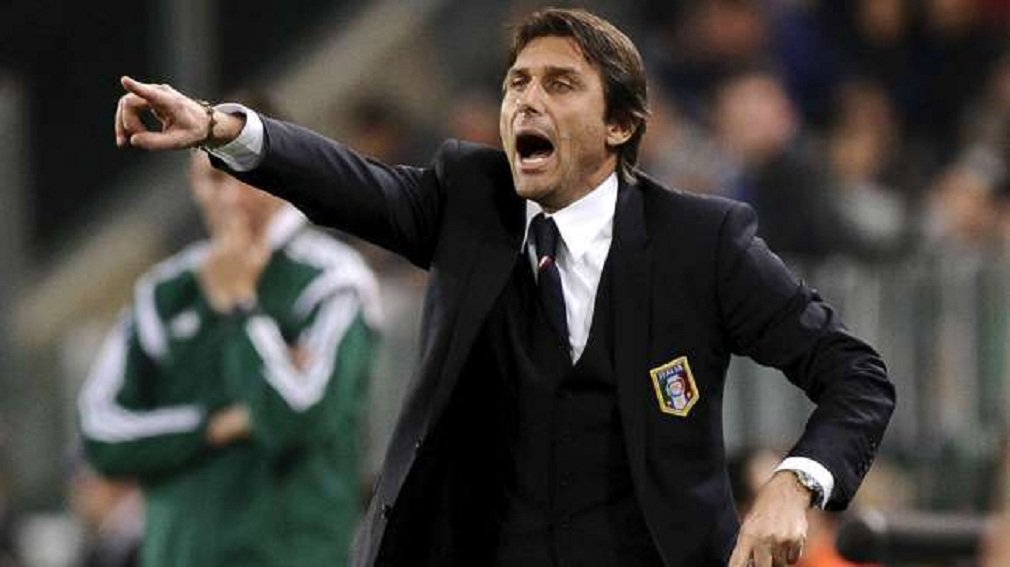 Ex-treinador da Juventus, de 46 anos, tem contrato com a Itália até o final do Campeonato Europeu, que este ano acontece na França entre os dias 10 de junho e 10 de julho; "No momento, nossa concentração máxima só vai até a Euro 2016, durante a qual tentaremos, com trabalho e sacrifício, extrair o melhor de nosso potencial", disse Conte na terça-feira; técnico é especulado para assumir o Chelsea ao final da temporada (Foto: José Barbacena) Ex-treinador da Juventus, de 46 anos, tem contrato com a Itália até o final do Campeonato Europeu, que este ano acontece na França entre os dias 10 de junho e 10 de julho; "No momento, nossa concentração máxima só vai até a Euro 2016, durante a qual tentaremos, com trabalho e sacrifício, extrair o melhor de nosso potencial", disse Conte na terça-feira; técnico é especulado para assumir o Chelsea ao final da temporada