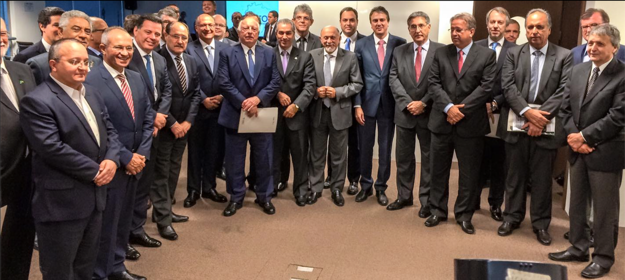 O encontro Pacto pela Reforma do Estado reuniu 15 governadores e empresários de todo o País nesta quarta-feira (25), em São Paulo. O chefe do executivo cearense, Camilo Santana (PT), enfatizou durante seu discurso os problemas que a Região Nordeste tem enfrentado após quatro anos seguidos de seca (Foto: Rodrigo Rocha) O encontro Pacto pela Reforma do Estado reuniu 15 governadores e empresários de todo o País nesta quarta-feira (25), em São Paulo. O chefe do executivo cearense, Camilo Santana (PT), enfatizou durante seu discurso os problemas que a Região Nordeste tem enfrentado após quatro anos seguidos de seca