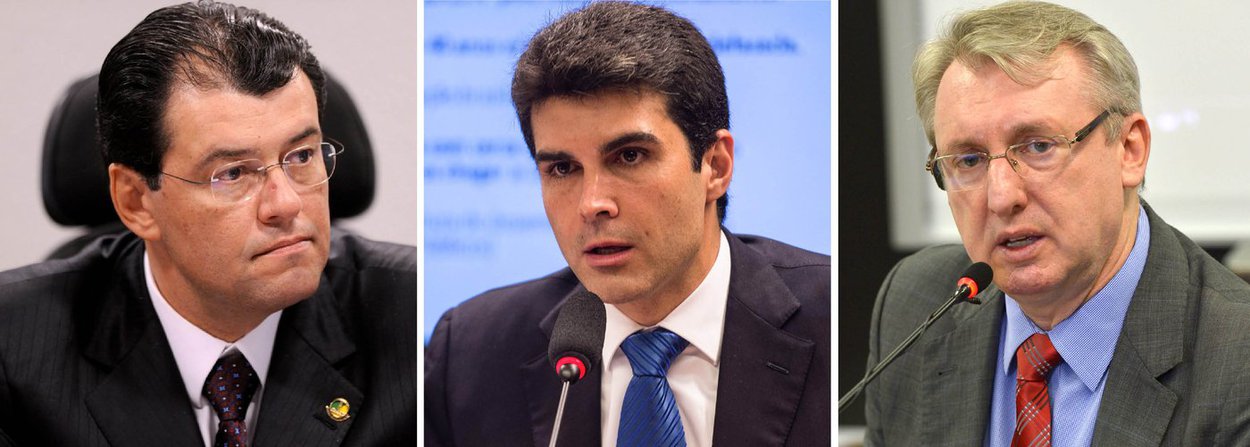 Os ministros Eduardo Braga (Minas e Energia), Helder Barbalho (Secretaria de Portos) e Celso Pansera (Ciência e Tecnologia), todos do PMDB, pediram demissão do governo Dilma Rousseff; assumirá o lugar de Eduardo Braga, como ministro interino, Marco Antônio Martins Almeida, atualmente secretário de Petróleo, Gás Natural e Combustíveis Renováveis; como novo ministro da Secretaria de Portos assumirá Maurício Muniz, atual secretário do PAC (Foto: Valter Lima) Os ministros Eduardo Braga (Minas e Energia), Helder Barbalho (Secretaria de Portos) e Celso Pansera (Ciência e Tecnologia), todos do PMDB, pediram demissão do governo Dilma Rousseff; assumirá o lugar de Eduardo Braga, como ministro interino, Marco Antônio Martins Almeida, atualmente secretário de Petróleo, Gás Natural e Combustíveis Renováveis; como novo ministro da Secretaria de Portos assumirá Maurício Muniz, atual secretário do PAC
