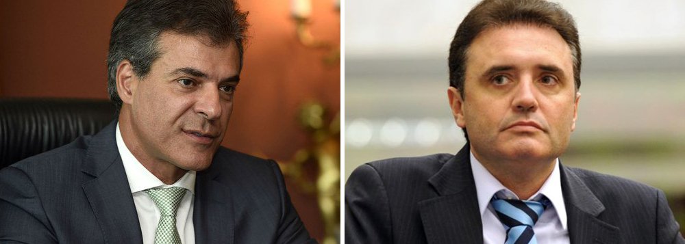 Segundo o blog do Esmael, por determinação do governador Beto Richa (PSDB), o suplente Osmar Berdolti (DEM), assumirá a vaga na Câmara Federal deixada pelo deputado Valdir Rossoni (PSDB), que assumiu a chefia da Casa Civil nesta segunda-feira; mas, para isso, precisará de um Habeas Corpus; ele está preso há quase um mês, porque bateu na ex-mulher e descumpriu ordem judicial de não chegar perto da moça (Foto: Roberta Namour) Segundo o blog do Esmael, por determinação do governador Beto Richa (PSDB), o suplente Osmar Berdolti (DEM), assumirá a vaga na Câmara Federal deixada pelo deputado Valdir Rossoni (PSDB), que assumiu a chefia da Casa Civil nesta segunda-feira; mas, para isso, precisará de um Habeas Corpus; ele está preso há quase um mês, porque bateu na ex-mulher e descumpriu ordem judicial de não chegar perto da moça