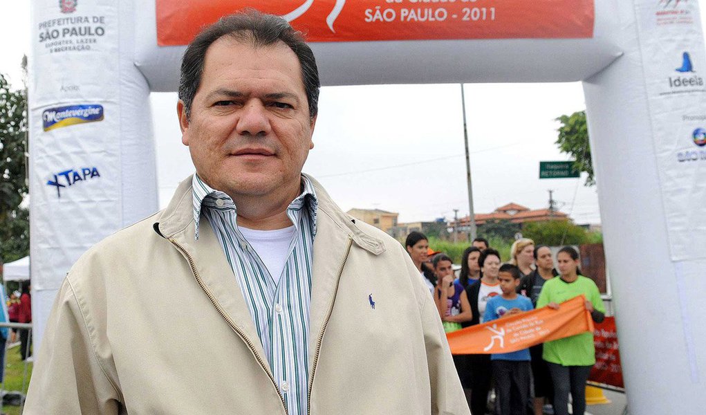 Em entrevista ao 247, o ex-deputado conta em detalhes como o vice-presidente da República e presidente do PMDB, Michel Temer, com a ajuda do então ministro da Agricultura, Wagner Rossi, o pressionou para entregar a presidência do PMDB de São Paulo ao cristão-novo Gabriel Chalita, o que resultou, segundo ele, na destruição do partido na capital; amigo de Temer há trinta anos, ele afirma categoricamente que não votaria nele para presidente "porque seria trocar seis por meia dúzia"; diz, também, que o rompimento com o governo, além de precipitado, foi um erro e mais ajudou que atrapalhou a presidente Dilma; "O impeachment não passa na Câmara", assegura (Foto: Gisele Federicce) Em entrevista ao 247, o ex-deputado conta em detalhes como o vice-presidente da República e presidente do PMDB, Michel Temer, com a ajuda do então ministro da Agricultura, Wagner Rossi, o pressionou para entregar a presidência do PMDB de São Paulo ao cristão-novo Gabriel Chalita, o que resultou, segundo ele, na destruição do partido na capital; amigo de Temer há trinta anos, ele afirma categoricamente que não votaria nele para presidente "porque seria trocar seis por meia dúzia"; diz, também, que o rompimento com o governo, além de precipitado, foi um erro e mais ajudou que atrapalhou a presidente Dilma; "O impeachment não passa na Câmara", assegura