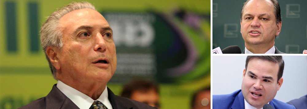 Prosseguem, em ritmo acelerado, as negociações entre o vice-presidente Michel Temer e seus aliados; depois de convidar Henrique Meirelles para a Fazenda e o senador José Serra (PSDB-SP) para a Educação, ele ofereceu dois ministérios importantes para o Partido Progressista; enquanto o deputado Ricardo Barros (PP-PR) assumiria a Saúde, o também parlamentar Cacá Leão (PP-BA) ficaria com a Integração Nacional; na votação de 17 de abril, dos 45 deputados do PP, 38 votaram a favor do impeachment, 4 contra e 3 se abstiveram (Foto: Leonardo Attuch) Prosseguem, em ritmo acelerado, as negociações entre o vice-presidente Michel Temer e seus aliados; depois de convidar Henrique Meirelles para a Fazenda e o senador José Serra (PSDB-SP) para a Educação, ele ofereceu dois ministérios importantes para o Partido Progressista; enquanto o deputado Ricardo Barros (PP-PR) assumiria a Saúde, o também parlamentar Cacá Leão (PP-BA) ficaria com a Integração Nacional; na votação de 17 de abril, dos 45 deputados do PP, 38 votaram a favor do impeachment, 4 contra e 3 se abstiveram