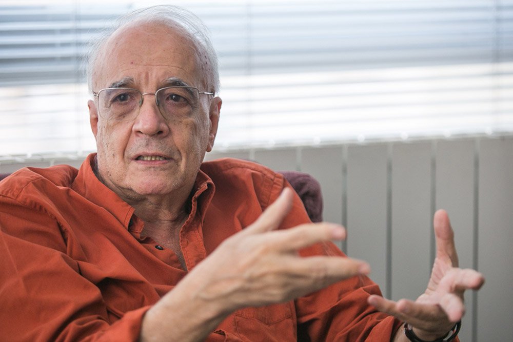 18/03/2016 - PORTO ALEGRE, RS - Entrevista com Emir Sader. Foto: Guilherme Santos/Sul21 (Foto: Leonardo Lucena) 18/03/2016 - PORTO ALEGRE, RS - Entrevista com Emir Sader. Foto: Guilherme Santos/Sul21