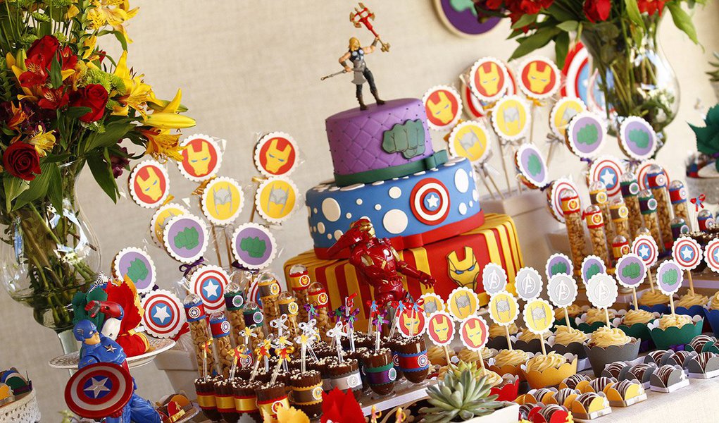 Planejar a festa de aniversário do seu filho de forma econômica não é difícil desde que tudo seja feito com calma, antecedência e com muita paciência para pesquisar preços e empresas que podem tornar a festa do seu filho insquecível e com um preço bem mais em conta do que o esperado; confira algumas dicas para economizar na hora de preparar a festa dos pequenos e que passam desde a lista de convidados até a data e local do evento (Foto: Paulo Emílio) Planejar a festa de aniversário do seu filho de forma econômica não é difícil desde que tudo seja feito com calma, antecedência e com muita paciência para pesquisar preços e empresas que podem tornar a festa do seu filho insquecível e com um preço bem mais em conta do que o esperado; confira algumas dicas para economizar na hora de preparar a festa dos pequenos e que passam desde a lista de convidados até a data e local do evento