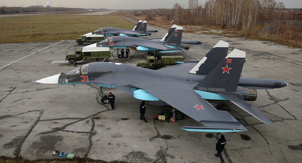 Jatos russos Su-34 voaram nesta segunda-feira na Síria pela primeira vez com mísseis de combate aéreo para autodefesa, com alcance de até 60 quilômetros, menos de uma semana após um F-16 turco derrubar um caça russo; Rússia já havia deslocado um moderno sistema de mísseis antiéreo para região (Foto: Paulo Emílio) Jatos russos Su-34 voaram nesta segunda-feira na Síria pela primeira vez com mísseis de combate aéreo para autodefesa, com alcance de até 60 quilômetros, menos de uma semana após um F-16 turco derrubar um caça russo; Rússia já havia deslocado um moderno sistema de mísseis antiéreo para região