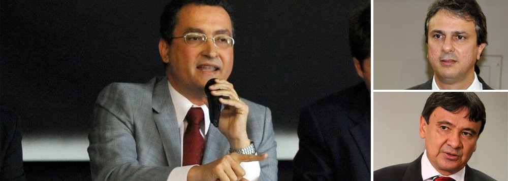 Rui Costa (Bahia), Camilo Santana (Ceará) e Wellington Dias (Piauí) já iniciaram reuniões com parlamentares de seus respectivos Estados e com os ministros Jaques Wagner (Gabinete da Presidência) e Ricardo Berzonini (Governo), em busca de votos pró-governo; eles também devem exonerar deputados federais que ocupam cargos de secretários estaduais para garantir apoio a presidente Dilma Rousseff contra o impeachment (Foto: Roberta Namour) Rui Costa (Bahia), Camilo Santana (Ceará) e Wellington Dias (Piauí) já iniciaram reuniões com parlamentares de seus respectivos Estados e com os ministros Jaques Wagner (Gabinete da Presidência) e Ricardo Berzonini (Governo), em busca de votos pró-governo; eles também devem exonerar deputados federais que ocupam cargos de secretários estaduais para garantir apoio a presidente Dilma Rousseff contra o impeachment