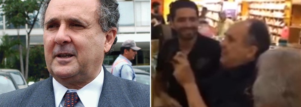 Senador brasiliense Cristovam Buarque (PPS), com atuação dúbia no Senado em relação ao impeachment da presidente Dilma Rousseff (PT), envolveu-se em bate-boca na manhã deste domingo (1º) quando comprava um livro; uma pessoa se aproximou e o chamou de traidor; o senador pediu que ele falasse mais alto e, diante da repetição do xingamento, respondeu em tom mais elevado: “Sou traidor para você. Mas não estou comprando o livro com cartão da Petrobras; assista ao vídeo do entrevero (Foto: Realle Palazzo-Martini) Senador brasiliense Cristovam Buarque (PPS), com atuação dúbia no Senado em relação ao impeachment da presidente Dilma Rousseff (PT), envolveu-se em bate-boca na manhã deste domingo (1º) quando comprava um livro; uma pessoa se aproximou e o chamou de traidor; o senador pediu que ele falasse mais alto e, diante da repetição do xingamento, respondeu em tom mais elevado: “Sou traidor para você. Mas não estou comprando o livro com cartão da Petrobras; assista ao vídeo do entrevero