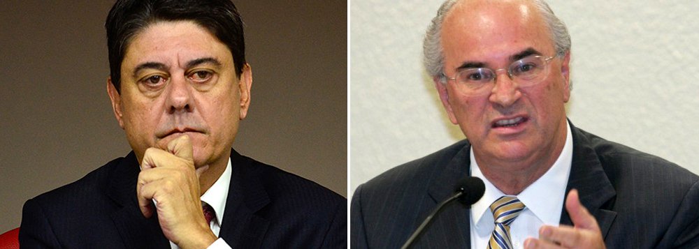 Advogados Wadih Damous, que também é deputado federal (PT-RJ), Alberto Zacharias Toron e Fernando Fernandes afirmam que a quebra de sigilo telefônico do advogado Roberto Teixeira, autorizada pelo juiz Sergio Moro, da 13ª Vara Federal de Curitiba, viola as prerrogativas da advocacia e pode anular o grampo; “O juiz Sergio Moro acha que o país está aos pés dele e faz com ele o que bem entender”, afirma o Damous, que cobra atitude do STF (Foto: Roberta Namour) Advogados Wadih Damous, que também é deputado federal (PT-RJ), Alberto Zacharias Toron e Fernando Fernandes afirmam que a quebra de sigilo telefônico do advogado Roberto Teixeira, autorizada pelo juiz Sergio Moro, da 13ª Vara Federal de Curitiba, viola as prerrogativas da advocacia e pode anular o grampo; “O juiz Sergio Moro acha que o país está aos pés dele e faz com ele o que bem entender”, afirma o Damous, que cobra atitude do STF