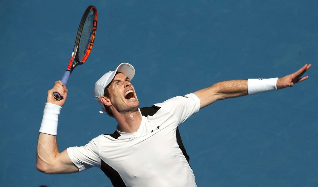 tenista britânico Andy Murray avançou nesta segunda-feira para as quartas de final do Aberto da Austrália após vencer em três sets o australiano Bernard Tomic, em uma jornada em que o suíço Stanislas Wawrinka, ganhador do torneio de 2014, foi surpreendentemente eliminado (Foto: Gisele Federicce) tenista britânico Andy Murray avançou nesta segunda-feira para as quartas de final do Aberto da Austrália após vencer em três sets o australiano Bernard Tomic, em uma jornada em que o suíço Stanislas Wawrinka, ganhador do torneio de 2014, foi surpreendentemente eliminado