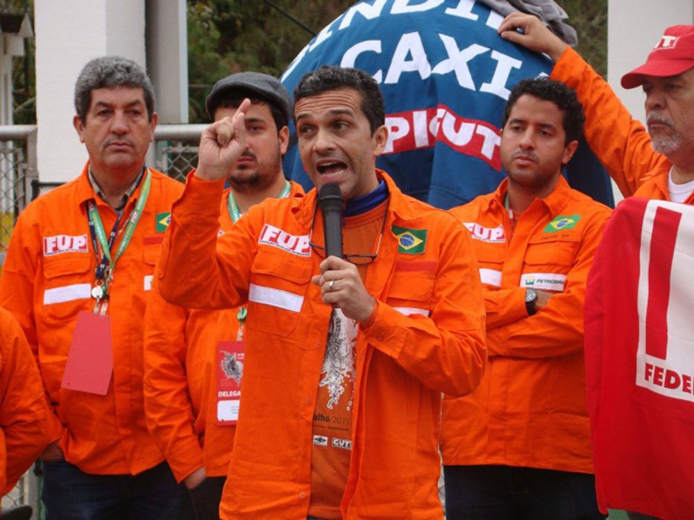Sindicatos de funcionários da Petrobras iniciam nesta semana reuniões com a categoria para discutir o futuro da petroleira diante do risco de impedimento da presidente Dilma Rousseff e poderão decidir por uma greve; "Vamos trabalhar para que esse processo não vá adiante no Senado", disse o coordenador-geral da Federação Única dos Petroleiros (FUP), José Maria Rangel (Foto: Aquiles Lins) Sindicatos de funcionários da Petrobras iniciam nesta semana reuniões com a categoria para discutir o futuro da petroleira diante do risco de impedimento da presidente Dilma Rousseff e poderão decidir por uma greve; "Vamos trabalhar para que esse processo não vá adiante no Senado", disse o coordenador-geral da Federação Única dos Petroleiros (FUP), José Maria Rangel