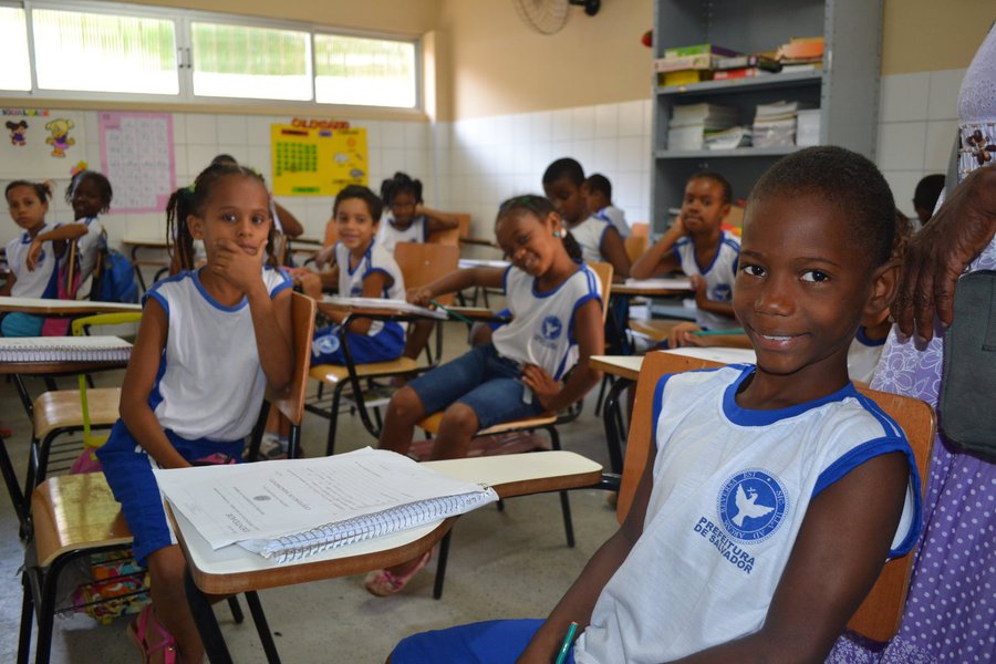 Chegou ao fim nesta sexta-feira a greve dos professores da rede pública municipal de Salvador, após assembleia geral da categoria; em nota, a prefeitura disse que "a gestão municipal entende que a greve poderia ter sido evitada, mas ressalta que a decisão pelo fim do movimento mostra o compromisso da categoria docente com os 150 mil alunos da rede municipal"; o movimento começou no último dia 2 (Foto: Romulo Faro) Chegou ao fim nesta sexta-feira a greve dos professores da rede pública municipal de Salvador, após assembleia geral da categoria; em nota, a prefeitura disse que "a gestão municipal entende que a greve poderia ter sido evitada, mas ressalta que a decisão pelo fim do movimento mostra o compromisso da categoria docente com os 150 mil alunos da rede municipal"; o movimento começou no último dia 2