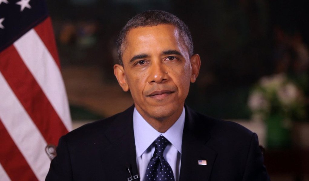 Chama a atenção o silêncio do Presidente dos Estados Unidos, Barack Obama, sempre loquaz em comentar e se imiscuir na realidade interna de todos os países do mundo, e que curiosamente silencia em relação à tentativa de golpe de Estado no Brasil. Esta viagem do Senador Aloysio para encontros no Departamento de Estado dos EUA nestes dias em que se processa o golpe do qual o PSDB é sócio-remido será apenas uma coincidência? (Foto: Jeferson Miola) www.brasil247.com - Chama a atenção o silêncio do Presidente dos Estados Unidos, Barack Obama, sempre loquaz em comentar e se imiscuir na realidade interna de todos os países do mundo, e que curiosamente silencia em relação à tentativa de golpe de Estado no Brasil. Esta viagem do Senador Aloysio para encontros no Departamento de Estado dos EUA nestes dias em que se processa o golpe do qual o PSDB é sócio-remido será apenas uma coincidência?