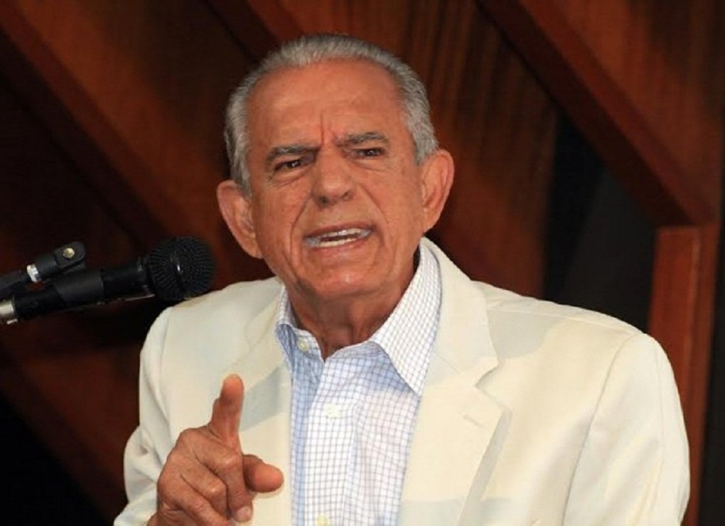 Filme se repete no PMDB e Iris Rezende se lança na disputa pelo diretório estadual; candidatura do ex-governador mostra que ele não quer deixar o partido nas mãos do deputado federal Daniel Vilela e está vivo para a eleição municipal de 2016; filho de Maguito se mantém na disputa e vai enfrentar o velho cacique no pleito marcado para a próxima quinta-feira; Daniel sonha em ser candidato ao governo em 2018 e dirigir o PMDB significaria enterrar a Iris Rezende e abrir um novo ciclo na legenda, que vem de cinco derrotas consecutivas na briga pelo Palácio das Esmeraldas (Foto: José Barbacena) Filme se repete no PMDB e Iris Rezende se lança na disputa pelo diretório estadual; candidatura do ex-governador mostra que ele não quer deixar o partido nas mãos do deputado federal Daniel Vilela e está vivo para a eleição municipal de 2016; filho de Maguito se mantém na disputa e vai enfrentar o velho cacique no pleito marcado para a próxima quinta-feira; Daniel sonha em ser candidato ao governo em 2018 e dirigir o PMDB significaria enterrar a Iris Rezende e abrir um novo ciclo na legenda, que vem de cinco derrotas consecutivas na briga pelo Palácio das Esmeraldas