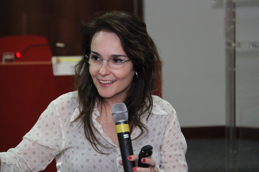 Martha Halfeld foi eleita pela Assembleia Geral da ONU depois de passar por um processo de seleção com mais de 180 candidatos; O Sistema de Justiça Interno tem por competência resolver conflitos entre os servidores da ONU e a própria organização; "Temos conflitos clássicos como a renovação de contrato e casos de discriminação, até conflitos mais modernos ligados à quebra de segredos profissionais", explica a juíza à reportagem (Foto: Luis Mauro Queiroz) Martha Halfeld foi eleita pela Assembleia Geral da ONU depois de passar por um processo de seleção com mais de 180 candidatos; O Sistema de Justiça Interno tem por competência resolver conflitos entre os servidores da ONU e a própria organização; "Temos conflitos clássicos como a renovação de contrato e casos de discriminação, até conflitos mais modernos ligados à quebra de segredos profissionais", explica a juíza à reportagem