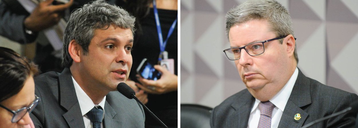 Senador Lindbergh Farias (PT-RJ) apresentou questão de ordem questionando o fato de Antonio Anastasia (PSDB-MG) ser o relator da comissão; segundo o petista, Anastasia não é um relator imparcial, pois é tucano e fez as mesmas manobras de que a presidente Dilma é acusada quando governou Minas Gerais; questão de ordem foi indeferida e causou tumulto na sessão; antes, a senadora Gleisi Hoffmann (PT-PR) questionou o fato de ontem, durante a exposição de especialistas contrários ao impeachment, Anastasia ter se ausentado para escrever seu voto (Foto: Gisele Federicce) Senador Lindbergh Farias (PT-RJ) apresentou questão de ordem questionando o fato de Antonio Anastasia (PSDB-MG) ser o relator da comissão; segundo o petista, Anastasia não é um relator imparcial, pois é tucano e fez as mesmas manobras de que a presidente Dilma é acusada quando governou Minas Gerais; questão de ordem foi indeferida e causou tumulto na sessão; antes, a senadora Gleisi Hoffmann (PT-PR) questionou o fato de ontem, durante a exposição de especialistas contrários ao impeachment, Anastasia ter se ausentado para escrever seu voto