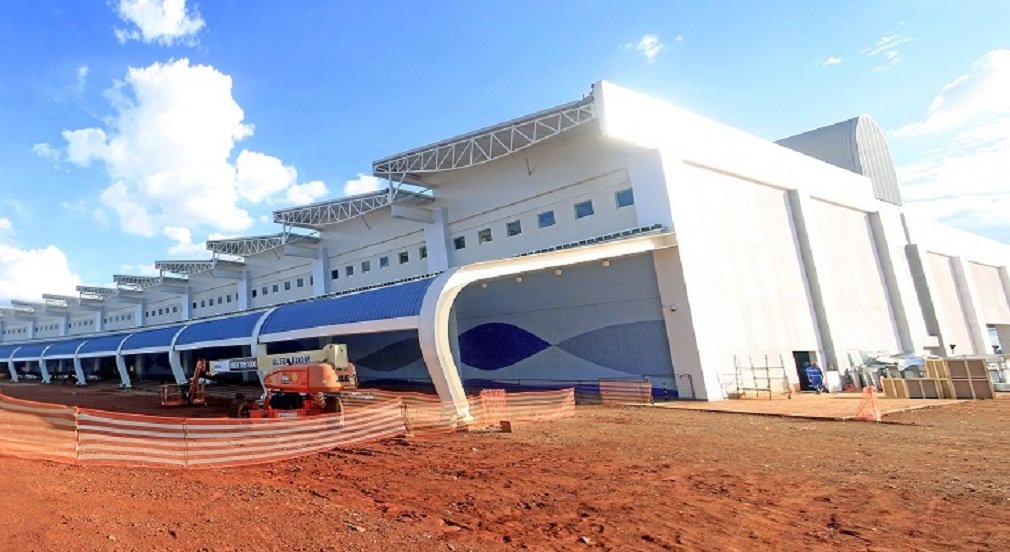 A 26ª fase da Operação Lava Jato, denominada Xepa, mostrou nesta terça-feira que as construções do aeroporto Santa Genoveva, em Goiânia foram viabilizadas com o pagamento de propina pela Odebrecht; no caso do Aeroporto de Goiânia, a Folha de S.Paulo informa que o diretor de contrato da empresa, Ricardo Ferraz, aparece em planilhas como responsável por solicitação de pagamentos de R$ 1 milhão a alguém identificado como “Padeiro” e de R$ 400 mil a um certo “Comprido” (Foto: José Barbacena) A 26ª fase da Operação Lava Jato, denominada Xepa, mostrou nesta terça-feira que as construções do aeroporto Santa Genoveva, em Goiânia foram viabilizadas com o pagamento de propina pela Odebrecht; no caso do Aeroporto de Goiânia, a Folha de S.Paulo informa que o diretor de contrato da empresa, Ricardo Ferraz, aparece em planilhas como responsável por solicitação de pagamentos de R$ 1 milhão a alguém identificado como “Padeiro” e de R$ 400 mil a um certo “Comprido”