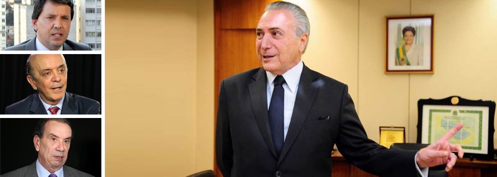 Tucanos admitem participação num eventual governo Michel Temer; o secretário estadual de Alckmin Floriano Pesaro relatou que o partido está conversando com o peemedebista, inclusive sobre presença na equipe ministerial: "Ele precisa de uma coalizão para governar"; ao lado do movimento Vem Pra Rua, o senador José Serra disse que "se houver um novo governo, vai ter entendimento com base no programa, com base no que se pretende fazer no Brasil"; senador Aloysio Nunes confirmou "uma predisposição" do PSDB de participar do governo de Temer, mas que dependerá das condições ofertadas pelo peemedebista (Foto: Roberta Namour) Tucanos admitem participação num eventual governo Michel Temer; o secretário estadual de Alckmin Floriano Pesaro relatou que o partido está conversando com o peemedebista, inclusive sobre presença na equipe ministerial: "Ele precisa de uma coalizão para governar"; ao lado do movimento Vem Pra Rua, o senador José Serra disse que "se houver um novo governo, vai ter entendimento com base no programa, com base no que se pretende fazer no Brasil"; senador Aloysio Nunes confirmou "uma predisposição" do PSDB de participar do governo de Temer, mas que dependerá das condições ofertadas pelo peemedebista