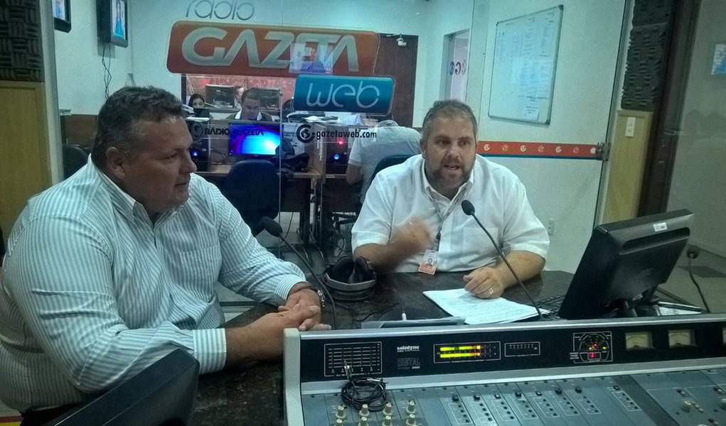 O secretário de Segurança Pública, coronel Lima Junior, declarou que não haverá mudança na cúpula da segurança do estado de Alagoas; para ele, não há motivos para realizar mudanças porque todos os gestores estão trabalhando bem e obtendo "resultados satisfatórios no combate à criminalidade" (Foto: Voney Malta) O secretário de Segurança Pública, coronel Lima Junior, declarou que não haverá mudança na cúpula da segurança do estado de Alagoas; para ele, não há motivos para realizar mudanças porque todos os gestores estão trabalhando bem e obtendo "resultados satisfatórios no combate à criminalidade"