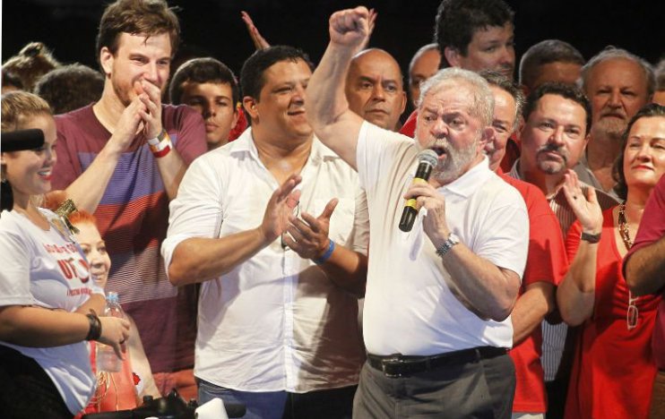 Lula participa de ato cultural pela democracia na Lapa (RJ) (Foto: Adilson Araújo) Lula participa de ato cultural pela democracia na Lapa (RJ)