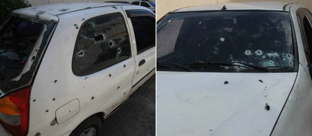 A Polícia Militar do Rio de Janeiro prendeu quatro PMs suspeitos de envolvimento no assassinato de cinco jovens na madrugada deste domingo em Costa Barros, na zona norte da capital. Eles foram executados com tiros de fuzil. Os policiais responderão por homicídio doloso; os rapazes passavam de carro na estrada João Paulo, quando foram surpreendidos pela ação policial; após metralharem o carro, os PMs teriam tentado forjar um cenário de auto de resistência no local das mortes; a Polícia Civil identificou indícios de fraude processual no registro de ocorrência feito pelos policiais (Foto: Romulo Faro) A Polícia Militar do Rio de Janeiro prendeu quatro PMs suspeitos de envolvimento no assassinato de cinco jovens na madrugada deste domingo em Costa Barros, na zona norte da capital. Eles foram executados com tiros de fuzil. Os policiais responderão por homicídio doloso; os rapazes passavam de carro na estrada João Paulo, quando foram surpreendidos pela ação policial; após metralharem o carro, os PMs teriam tentado forjar um cenário de auto de resistência no local das mortes; a Polícia Civil identificou indícios de fraude processual no registro de ocorrência feito pelos policiais