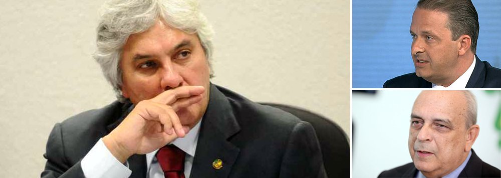 Delação premiada do senador Delcídio Amaral (PT-MS) não colocou apenas o PT na alça de mira da Lava Jato; em Pernambuco, além do líder do líder do governo no Senado, Humberto Costa (PT), ter sido citado, Delcídio acusou os falecidos ex-deputado e ex-presidente nacional do PSDB, Sérgio Guerra, e o ex-governador Eduardo Campos (PSB) de participarem de esquemas de propinas; os nomes de Campos e Guerra já haviam aparecido em outras delações, feitas pelo ex-diretor da Petrobras paulo Roberto Costa e pelo doleiro Alberto Youssef (Foto: Paulo Emílio) Delação premiada do senador Delcídio Amaral (PT-MS) não colocou apenas o PT na alça de mira da Lava Jato; em Pernambuco, além do líder do líder do governo no Senado, Humberto Costa (PT), ter sido citado, Delcídio acusou os falecidos ex-deputado e ex-presidente nacional do PSDB, Sérgio Guerra, e o ex-governador Eduardo Campos (PSB) de participarem de esquemas de propinas; os nomes de Campos e Guerra já haviam aparecido em outras delações, feitas pelo ex-diretor da Petrobras paulo Roberto Costa e pelo doleiro Alberto Youssef