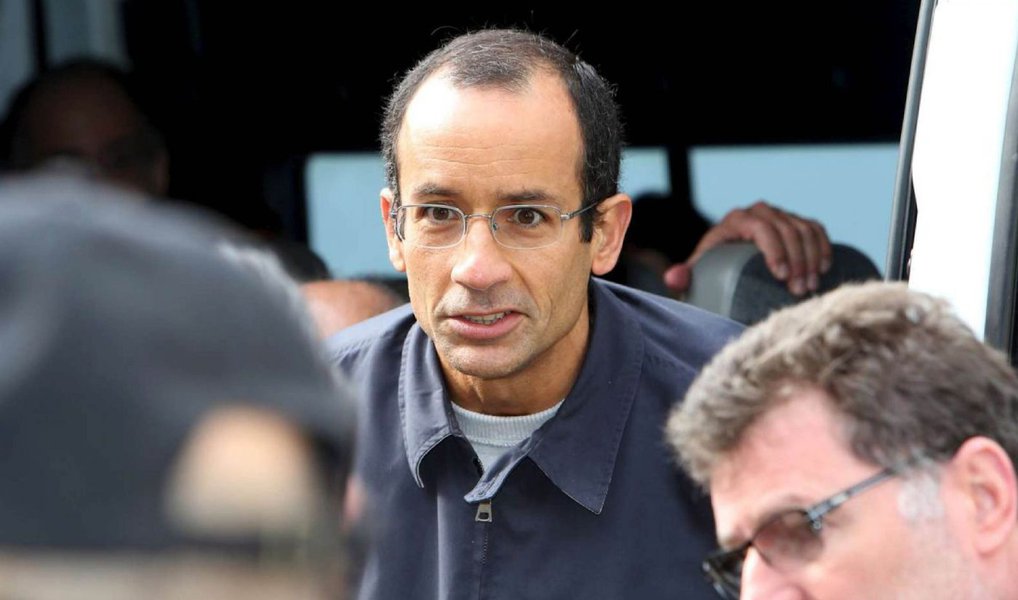 Por quatro votos a um, o Superior Tribunal de Justiça negou nesta terça (15) habeas corpus ao empresário Marcelo Odebrecht; esta era sua última esperança de ter a prisão revogada antes do fim do ano, uma vez que o Judiciário entra em recesso na sexta-feira; voto do ministro Jorge Mussi, que foi seguido pela maioria, foi duro contra Odebrecht: "Essa sangria deve ser imediatamente estancada. Os brasileiros não aguentam mais ser apunhalados pelas costas. Basta! Os limites da tolerância e da paciência foram há muito esgotados"; maior empreiteiro do País está em prisão preventiva desde 19 de junho, acusado de pagar propinas para obter contratos no setor público; defesa ainda tentará o STF (Foto: Valter Lima) Por quatro votos a um, o Superior Tribunal de Justiça negou nesta terça (15) habeas corpus ao empresário Marcelo Odebrecht; esta era sua última esperança de ter a prisão revogada antes do fim do ano, uma vez que o Judiciário entra em recesso na sexta-feira; voto do ministro Jorge Mussi, que foi seguido pela maioria, foi duro contra Odebrecht: "Essa sangria deve ser imediatamente estancada. Os brasileiros não aguentam mais ser apunhalados pelas costas. Basta! Os limites da tolerância e da paciência foram há muito esgotados"; maior empreiteiro do País está em prisão preventiva desde 19 de junho, acusado de pagar propinas para obter contratos no setor público; defesa ainda tentará o STF