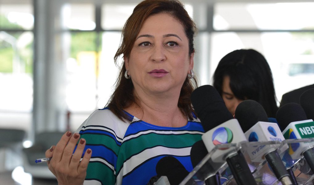 Ministra da Agricultura, Kátia Abreu (TO) afirmou, via Twitter, que os recursos para o précusteio deste ano estão garantidos; a ministra tenta descartar a repetição do cenário observado no início de 2015, quando faltaram recursos para o planejamento da safra 2015/2016; “O précusteio da safra já está garantido. Banco do Brasil e Mapa juntos na luta. Estamos trabalhando mais fontes de recursos com antecedência”, afirmou (Foto: Leonardo Lucena) Ministra da Agricultura, Kátia Abreu (TO) afirmou, via Twitter, que os recursos para o précusteio deste ano estão garantidos; a ministra tenta descartar a repetição do cenário observado no início de 2015, quando faltaram recursos para o planejamento da safra 2015/2016; “O précusteio da safra já está garantido. Banco do Brasil e Mapa juntos na luta. Estamos trabalhando mais fontes de recursos com antecedência”, afirmou