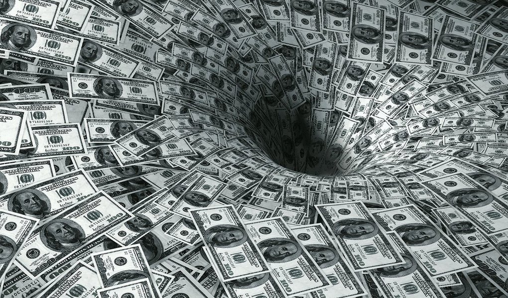 Morgan Housel, renomado jornalista financeiro, listou os 23 motivos que podem fazer com que um investidor perca muito dinheiro; "Você deixa sua posição política guiar seus investimentos sem perceber que o mercado não se importa com quem você votou ou qual jornal, canal ou revista você considera ser a mais honesta", é uma das razões; "Você nunca foi capaz de prever o que o mercado vai fazer a seguir. Contudo, isso não te intimidou a tentar prever o que o mercado irá fazer no futuro", é outra (Foto: Leonardo Attuch) Morgan Housel, renomado jornalista financeiro, listou os 23 motivos que podem fazer com que um investidor perca muito dinheiro; "Você deixa sua posição política guiar seus investimentos sem perceber que o mercado não se importa com quem você votou ou qual jornal, canal ou revista você considera ser a mais honesta", é uma das razões; "Você nunca foi capaz de prever o que o mercado vai fazer a seguir. Contudo, isso não te intimidou a tentar prever o que o mercado irá fazer no futuro", é outra